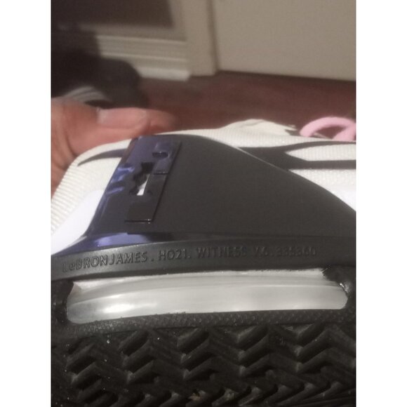 Men's Nike LeBron Witness 6 TB White Black Size 7.5 DO9843-100 2022 - Picture 15 of 16